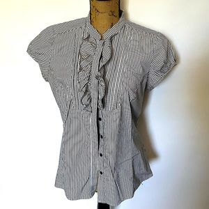 Shortsleeved blouse